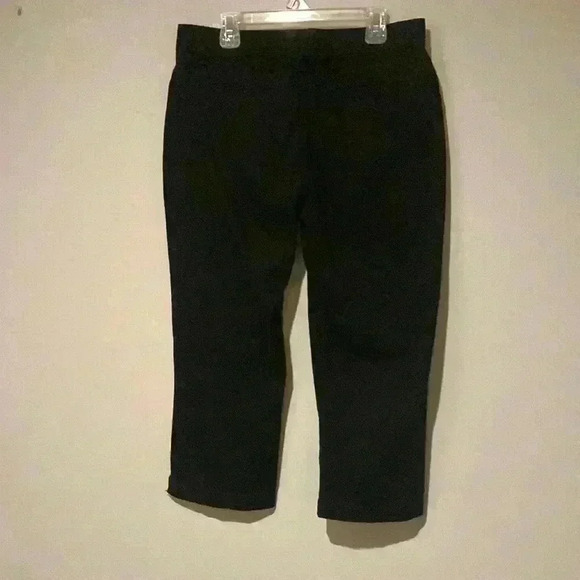 Gloria Vanderbilt Mona women’s capris size 4 black think summer - Picture 2 of 9